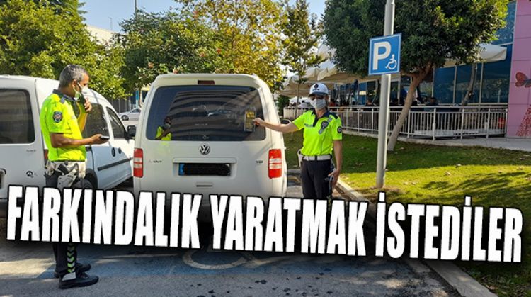 TRAFİK POLİSLERİ ‘ENGEL OLMA’ SLOGANI İLE BROŞÜR DAĞITILDI