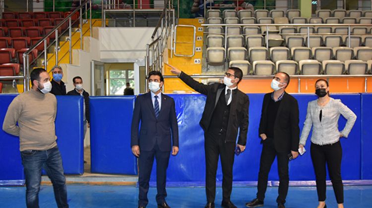 MERSİN GENÇLİK VE SPOR İL MÜDÜRÜ ÖKKEŞ DEMİR, TARSUS'TAKİ SPOR TESİSLERİNİ ZİYARET ETTİ