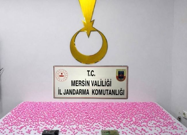 Mersin'de uyuşturucu haplarla yakalanan 2 şüpheli tutuklandı