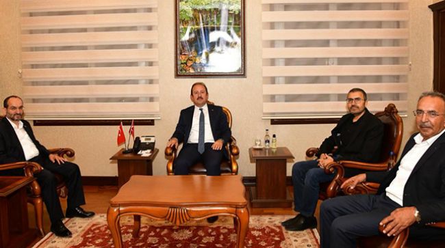 VALİ PEHLİVAN EĞİTİME DESTEK PLATFORMU BAŞKANI VE HEYETİ MAKAMINDA AĞIRLADI