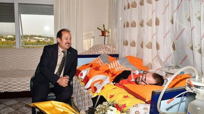 VALİ ALİ HAMZA PEHLİVAN, HARUN TINAS AİLESİNİ ZİYARET ETTİ