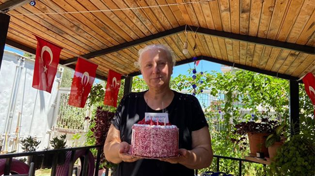 ŞEHİT ANNESİNE DOĞUM GÜNÜ SÜRPRİZİ