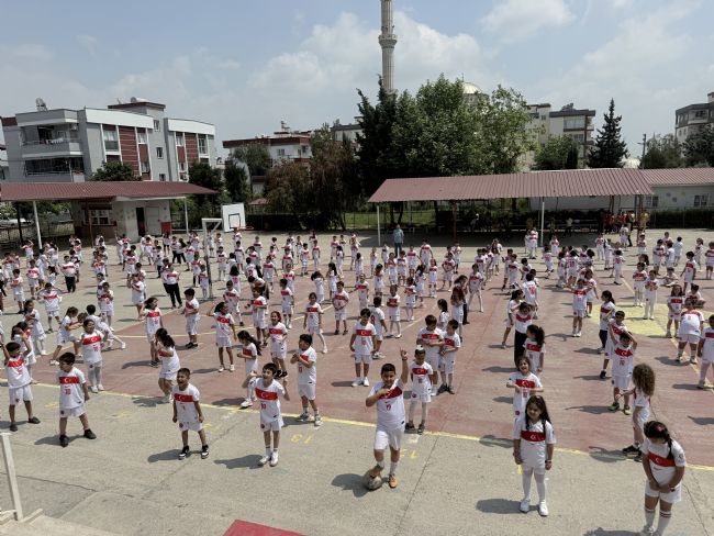 YÜZLERCE ÖĞRENCİDEN ARDA GÜLER’E "10 NUMARA" DAVET