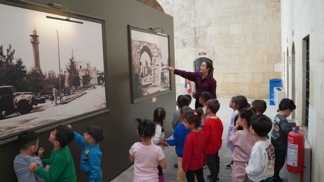 Tarsus Belediyesi, öğrencileri Kubat Paşa Medresesi'nde tarihle buluşturdu