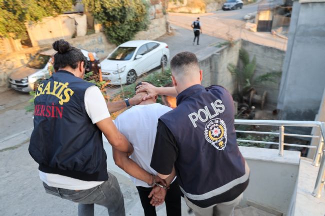 Mersin'de eş zamanlı operasyon; 56 şahıs yakalandı