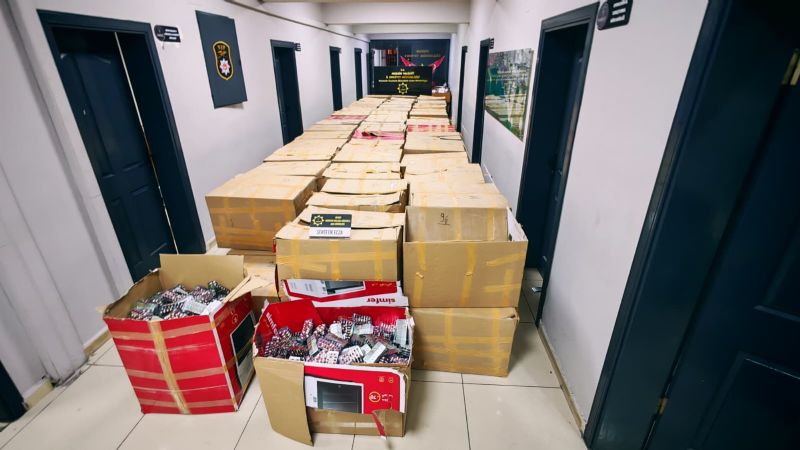 Mersin’de asansör firmasına baskın; milyonlarca sentetik ecza yakalandı