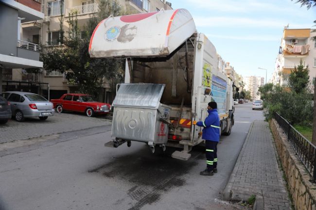 Akdeniz Belediyesinden konteynerlere kapsamlı temizlik çalışması