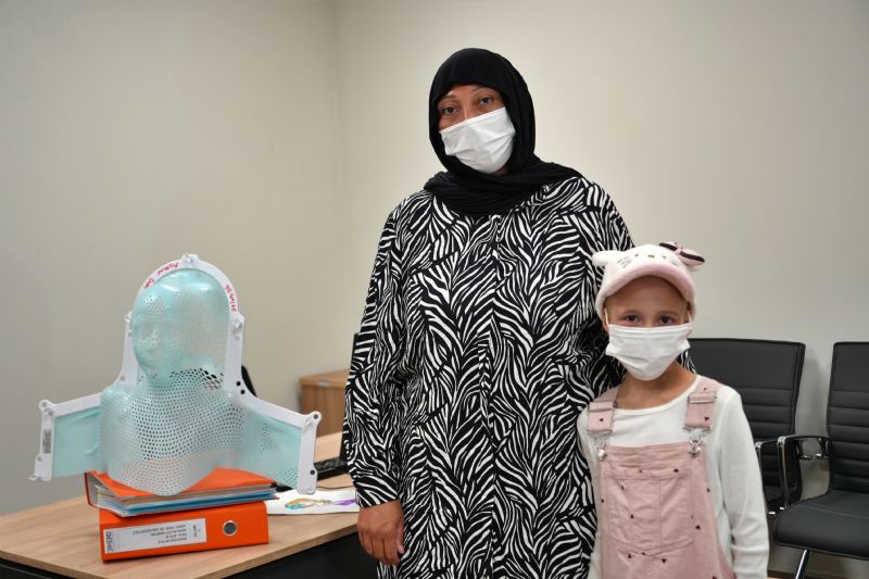 8 YAŞINDAKİ ÇOCUĞUN BOYNUNDA GRİP KAYNAKLI DÜŞÜNÜLEN ŞİŞLİK TÜMÖR ÇIKTI, UZMANLARDAN UYARI GELDİ