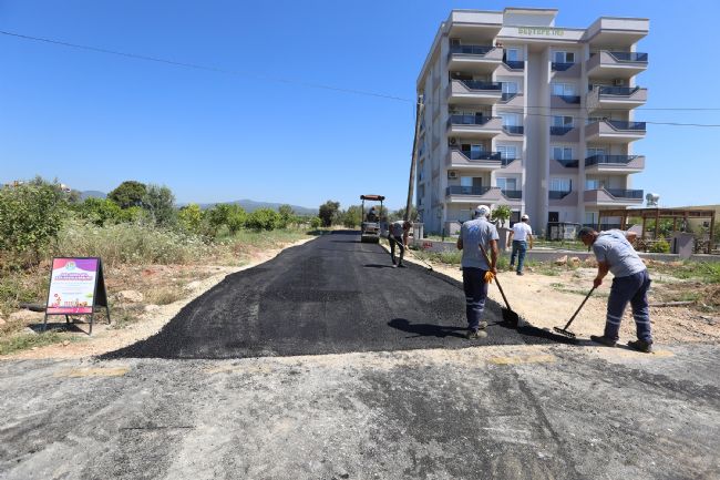 Mezitli Belediyesi yol bakım çalışmalarında hızını kesmiyor!