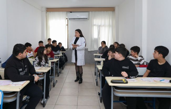 Mersin'de öğrencilere ücretsiz kurs ve 76 deneme desteği