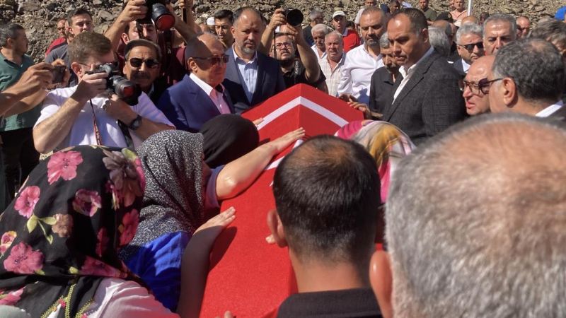 feribot-faciasında-hayatını-kaybeden-uzman-çavuş-son-yolculuğuna-uğurlandı