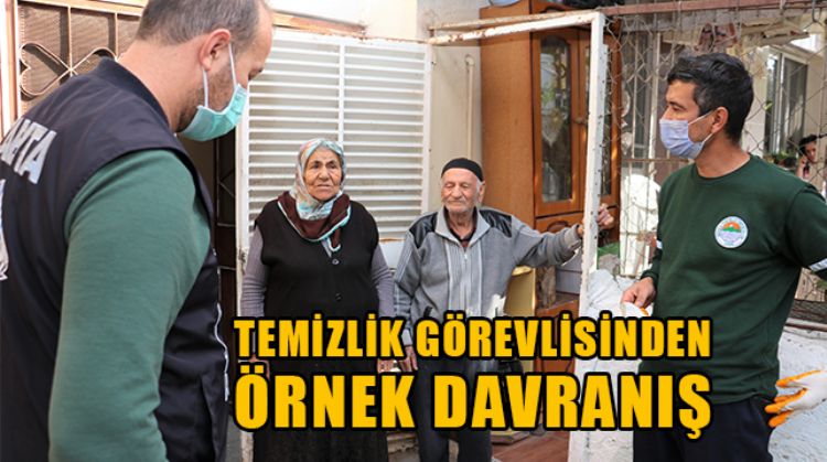 MERSİN’DE TEMİZLİK GÖREVLİSİ SOKAĞI TEMİZLERKEN BULDUĞU CÜZDANI SAHİBİNE TESLİM ETTİ