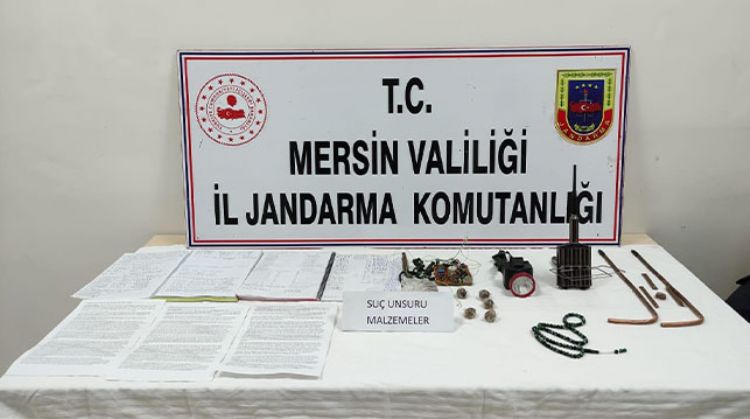 SİLİFKE’DE KAÇAK KAZI YAPARKEN YAKALANDILAR
