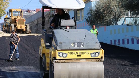 MERSİN’DE TOROSLAR’A 500 TON ASFALT DÖKÜLDÜ