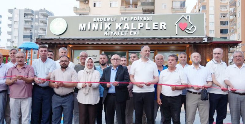 MİNİK KALPLER KIYAFET EVİ HİZMETE AÇILDI