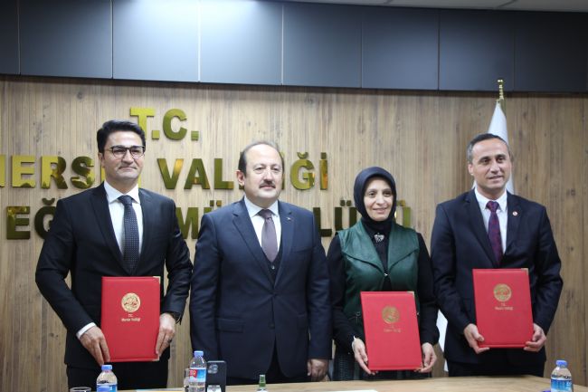 Mersin'de gençlik merkezlerinin donanımları mesleki ve teknik lise öğrencileri tarafından yapılacak