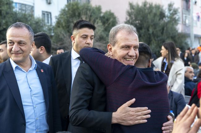 BAŞKAN SEÇER İLE MERAL SEÇER İFTARLARINI AKDENİZLİLERLE GERÇEKLEŞTİRDİ SEÇER: “BU SOFRALAR MİLLETİN SOFRASI”