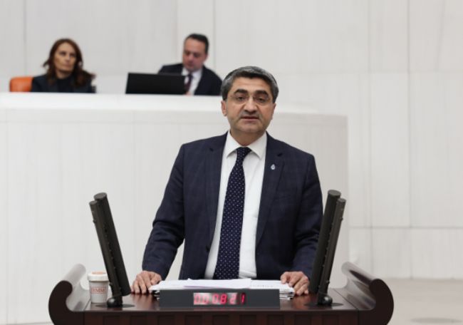 Ekmen; “Yargı eliyle siyaset dizayn ediliyor”