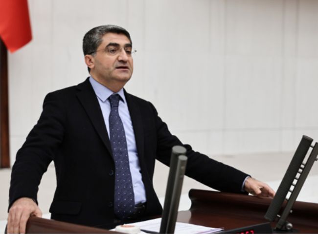 Eğitim pahalı, gençler umutsuz, aileler çaresiz!