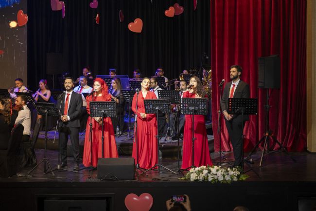 Kent Orkestrası, 'Sevgililer Günü'ne Özel Romantik Konser Verdi