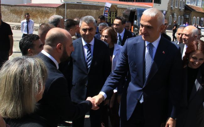 BAKAN ERSOY: "MERSİN, YAŞAYAN BİR KÜLTÜR HAZİNESİDİR"