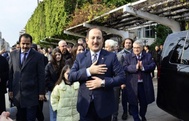Vali Pehlivan Alkışlarla Uğurlandı