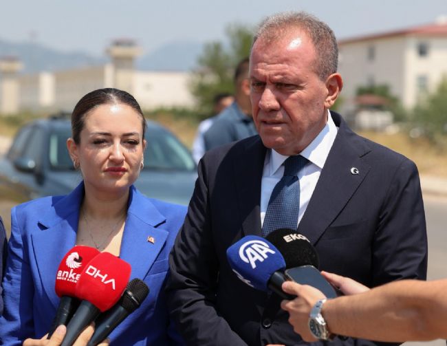 Seçer: “Bu operasyonlar hukuki değil; siyasi bir süreç”