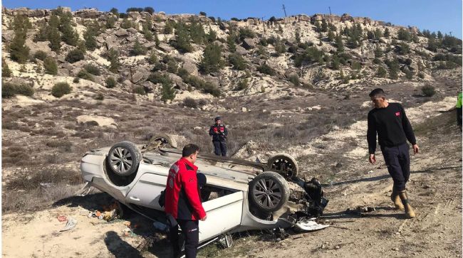 MERSİN’DE TRAFİK KAZASI: 2 YARALI
