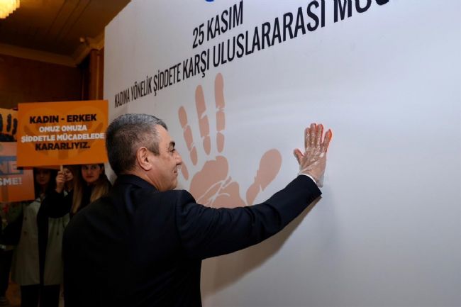 Vali Toros: "Kadına şiddet insanlığa ihanettir"