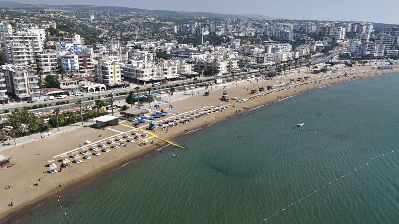 Mersin Büyükşehir’in plajları tatilcilerin gözdesi oldu