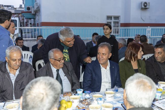 Başkan Seçer, Çilek Mahallesi halkıyla iftar yaptı