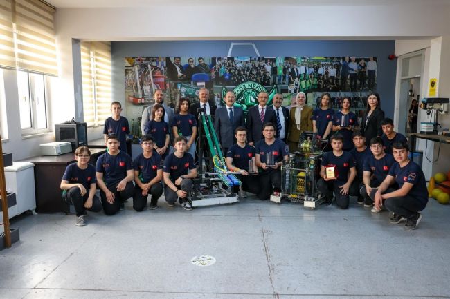 Vali Pehlivan, Model Fabrika ve Yenilik Merkezi'ni ziyaret etti