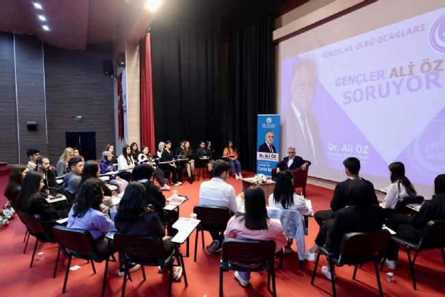 Dr. Ali Öz, ilk kez oy kullanacak gençlerle bir araya geldi