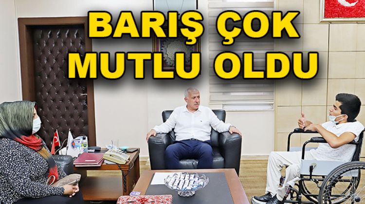 BAŞKAN GÜLTAK BİLGİSAYAR HEDİYE ETTİ