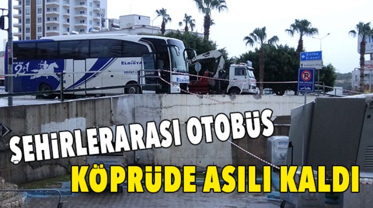 ŞEHİRLERARASI OTOBÜS KAZA YAPTI: 2 YARALI
