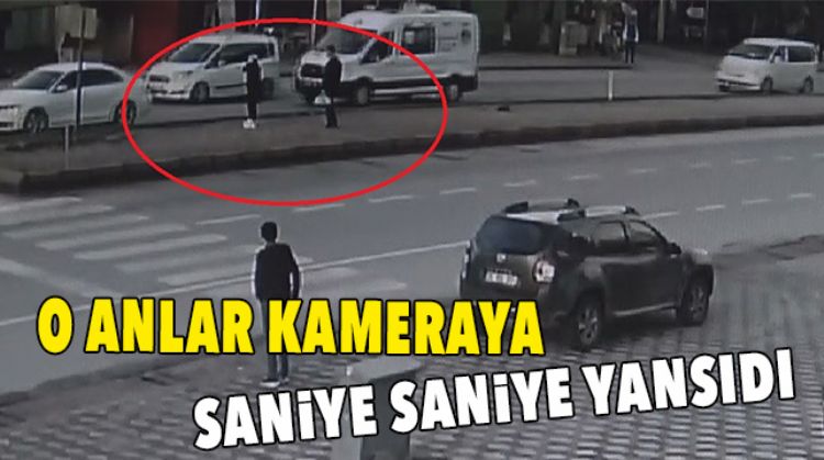TAKSİ YOLA ÇIKAN KÖPEĞE ÇARPTI