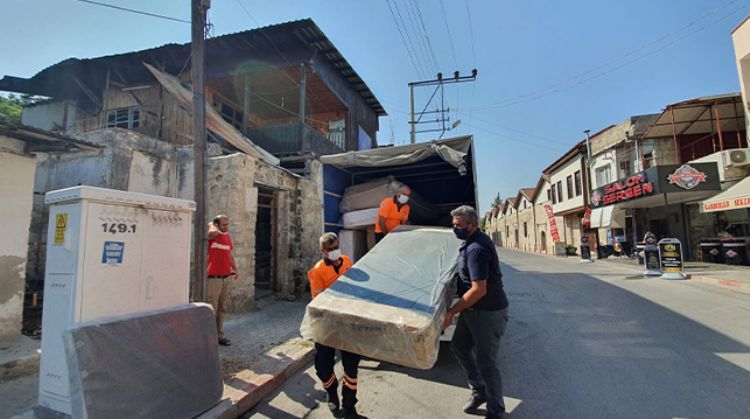 BÜYÜKŞEHİRDEN YANGINDAN ZARAR GÖREN AİLELERE YARDIM