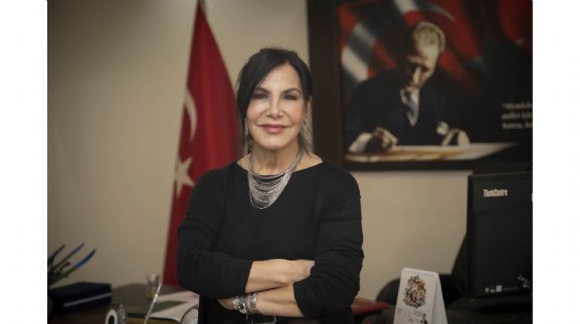 MERSİN ŞEHİR TİYATROSUNUN YENİ SANAT YÖNETMENİ HÜLYA SAVAŞ OLDU