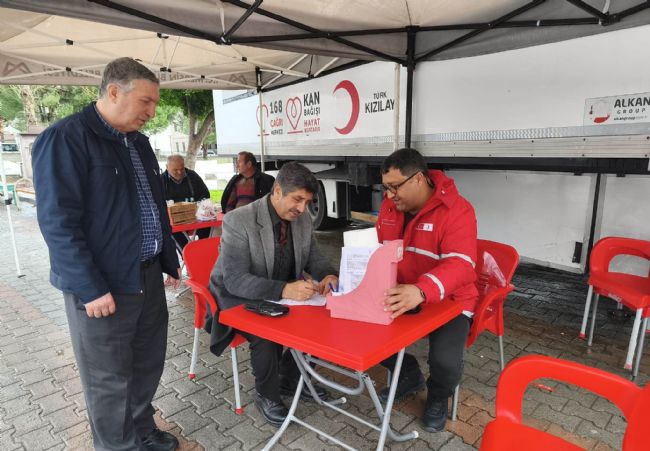 Mersin'de din görevlilerinden Ramazan öncesi kan bağışı