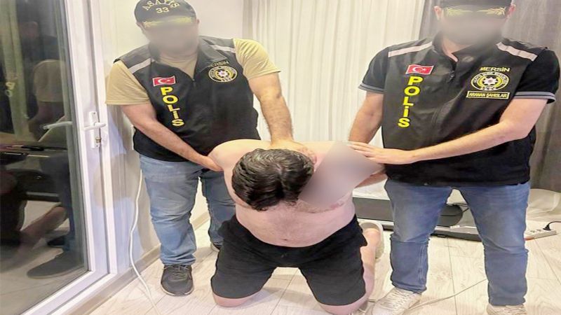 MİT TESPİT ETTİ, KIRMIZI BÜLTENLE ARANAN ULUSLARARASI UYUŞTURUCU KAÇAKÇISI MERSİN'DE YAKALANDI