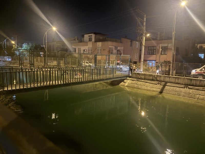 Tarsus'ta sulama kanalında can pazarı