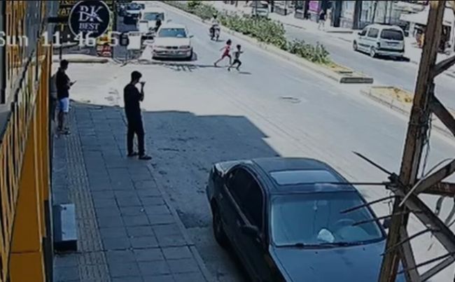 Küçük kardeşlere çarpan motosiklet sürücüsü tutuklandı