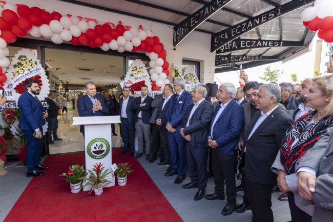 Başkan Seçer, eczane açılışına katıldı