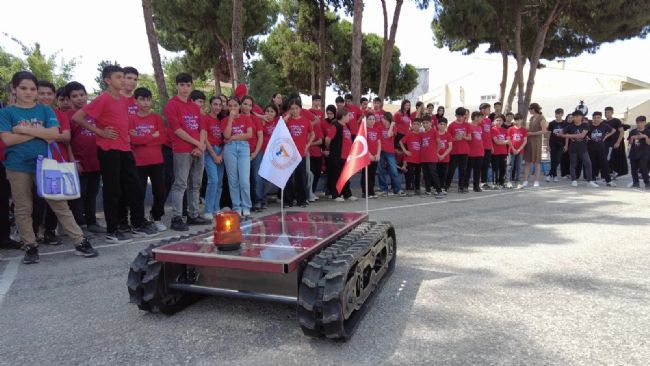 MERSİNLİ ÖĞRENCİLERDEN ARAMA KURTARMA ARACI