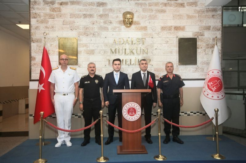 MERSİN PROTOKOLÜNDEN BAŞSAVCI YASİN EMRE'YE HAYIRLI OLSUN ZİYARETİ