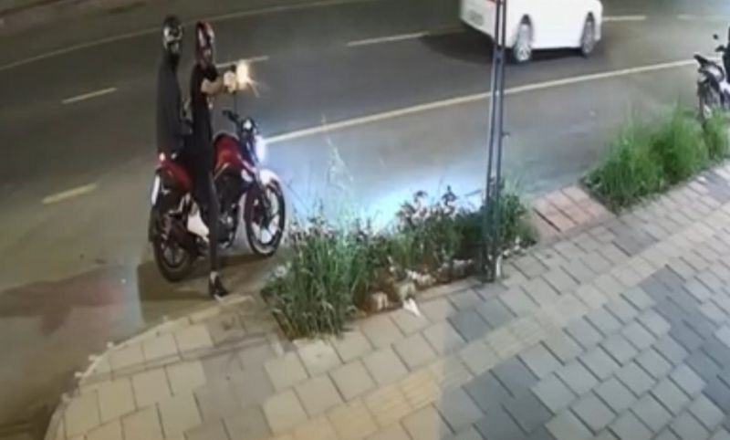  Aynı yerde ikinci saldırı: Kasklı şüpheli iş yerine peş peşe ateş açtı