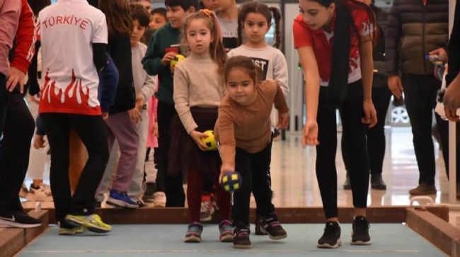 AVM'DE BOCCE KEYFİ