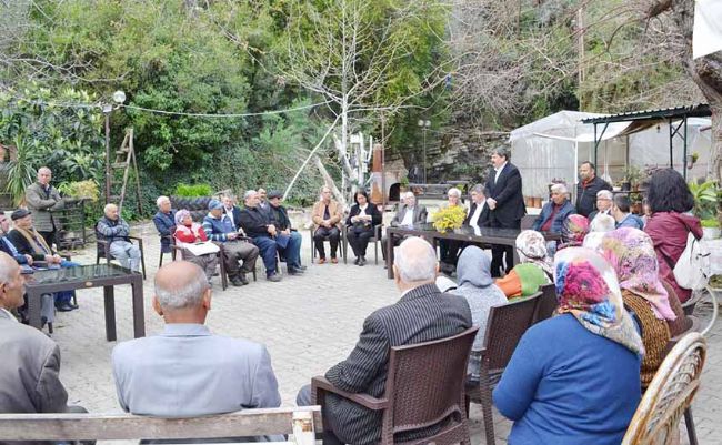 Yıldız, seçimlerde hatırlanan köylüyü dinledi