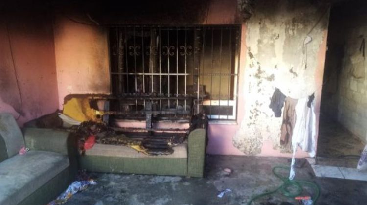 TARSUS’TA BİR EVDE YANGIN ÇIKTI