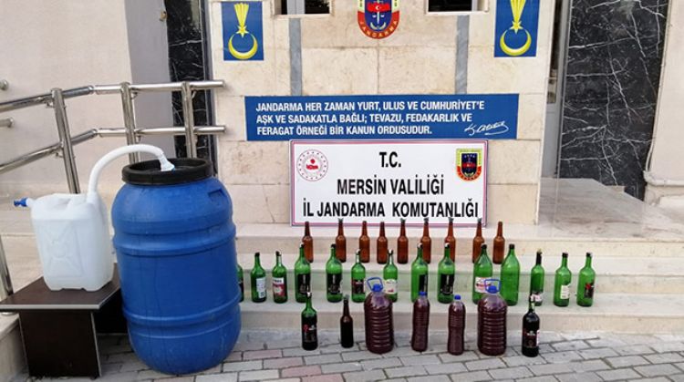 SİLİFKE’DE SATIŞA HAZIR 239 LİTRE KAÇAK İÇKİ ELE GEÇİRİLDİ